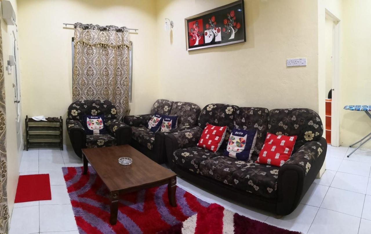 Oyo Home 90308 Chily Guest House Langkawi Luaran gambar